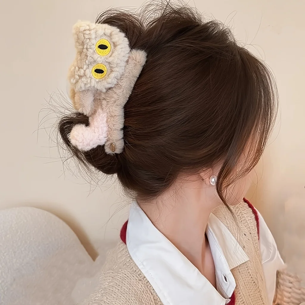 1/2pcs Autumn and Winter Fashion Plush Cat Claw Clip, Cute Cartoon Women's Shark Clip, Super Cute Ponytail Bun Clip.