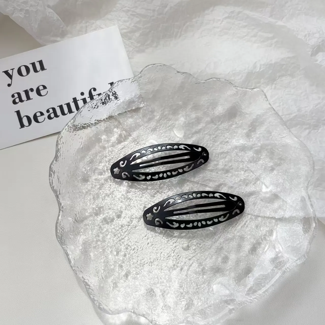 Y2K Style Women's Metal Hair Clips Set of 4/2 Fashionable BB Edge Clips for Daily Use