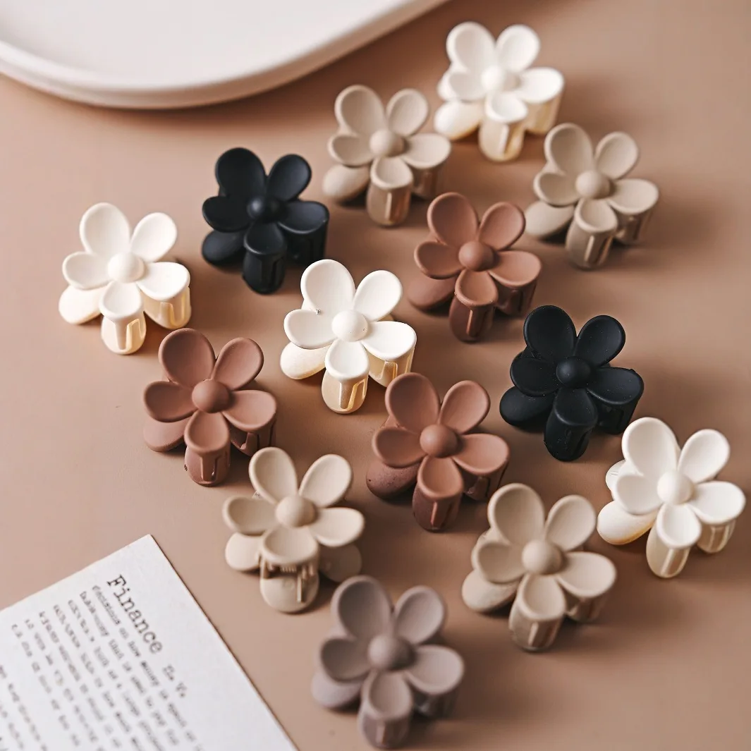 Wholesale 10Pcs Color Mixed Matte Small Flower Hair Claw Clips Sweet Mini Non Slip Hairpins Barrette Women Girl Hair Accessories