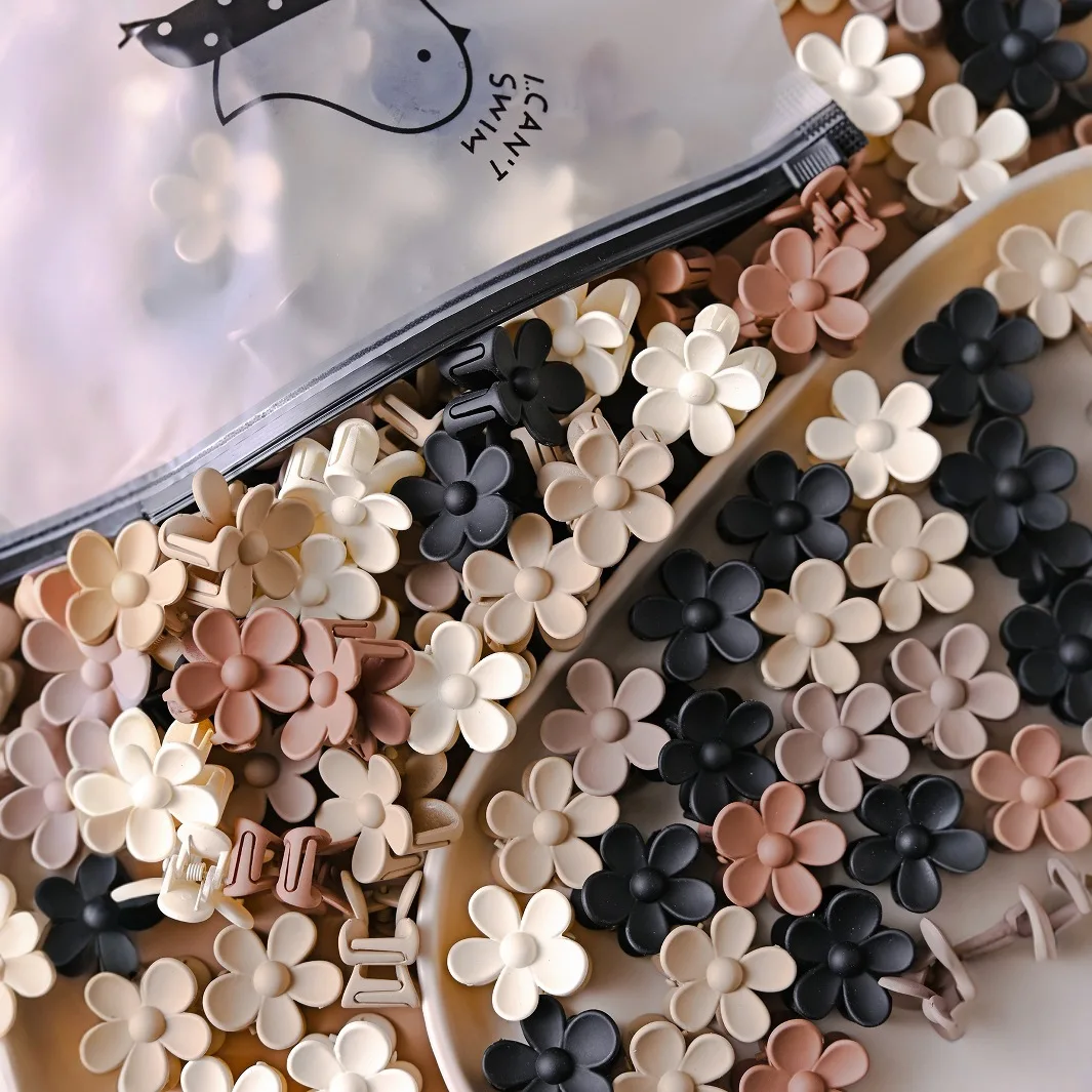 Wholesale 10Pcs Color Mixed Matte Small Flower Hair Claw Clips Sweet Mini Non Slip Hairpins Barrette Women Girl Hair Accessories