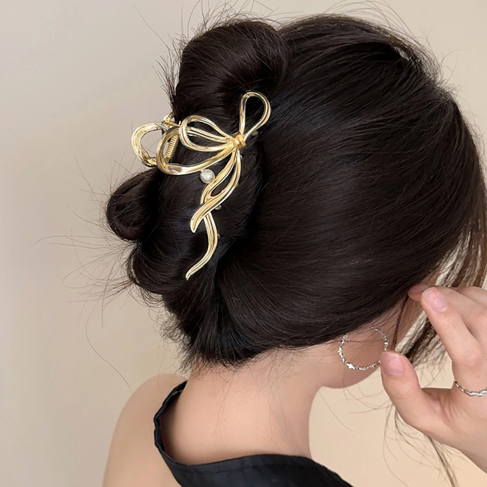 Bridal Hair Claw Clip Pearl Bow Ornament Wedding Party Accessory Elegant Metal Large Jaw Clip for Women's Bun Styling