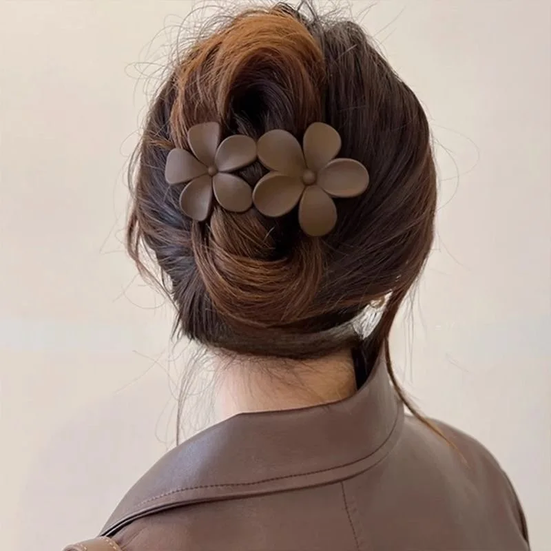 New Hair Clips Accessories Elegant Fashion Frosted Butterfly Flower Barrettes Women Simplicity Hairpins Simple Duckbill Headwear