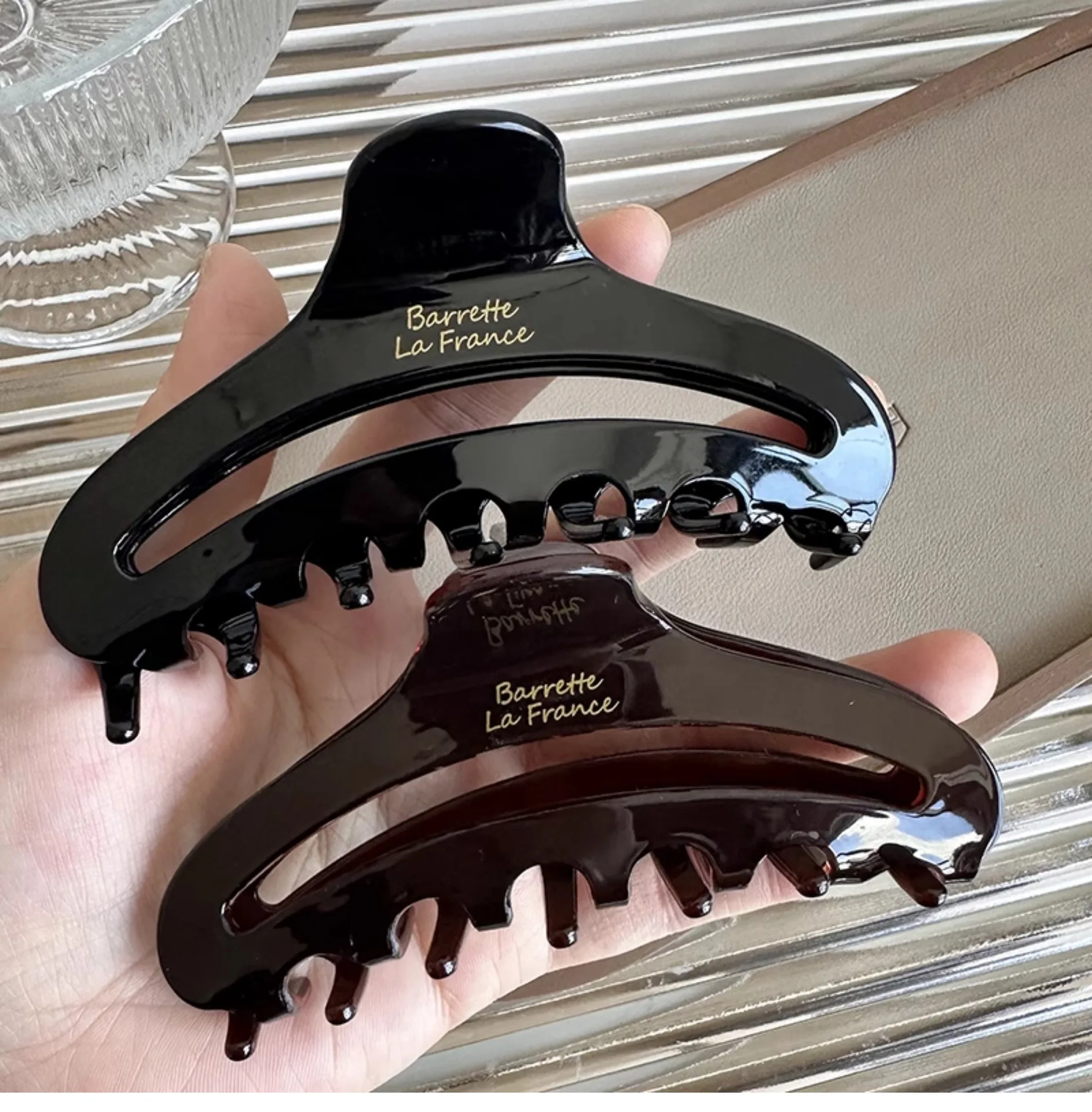 New French Gold Label Hollow Large Acetate Hair Claw Light Luxury Claw Clip Crab Hair Clip for Women Hair Accessories