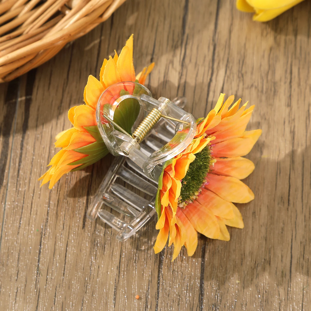 AWAYTR Sweet Flower Hair Clips Fun Sunflower Stripe Hair Claw Hairpin for Women Floral Claws Fashion Girl Hair Accessories Gift