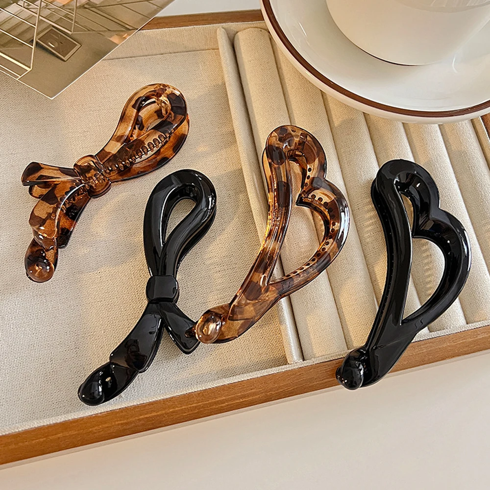 Vintage Heart-Shaped Banana Hair Clip Non-Slip Acrylic Bow Twist Barrettes For Ponytail Holder Women Girls Daily Headwear