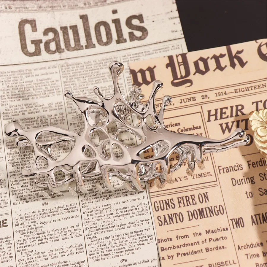Y2k Geometric Claw Clips Women Large Metal Silver Color Korean Fashion Shark Hair Clips Grab Clamps Girls Hair Accessories