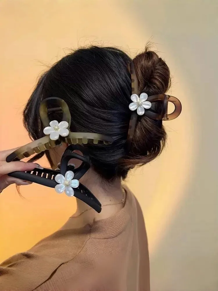 High-End Flower Back Of Head Frosted Hair Clip For Women