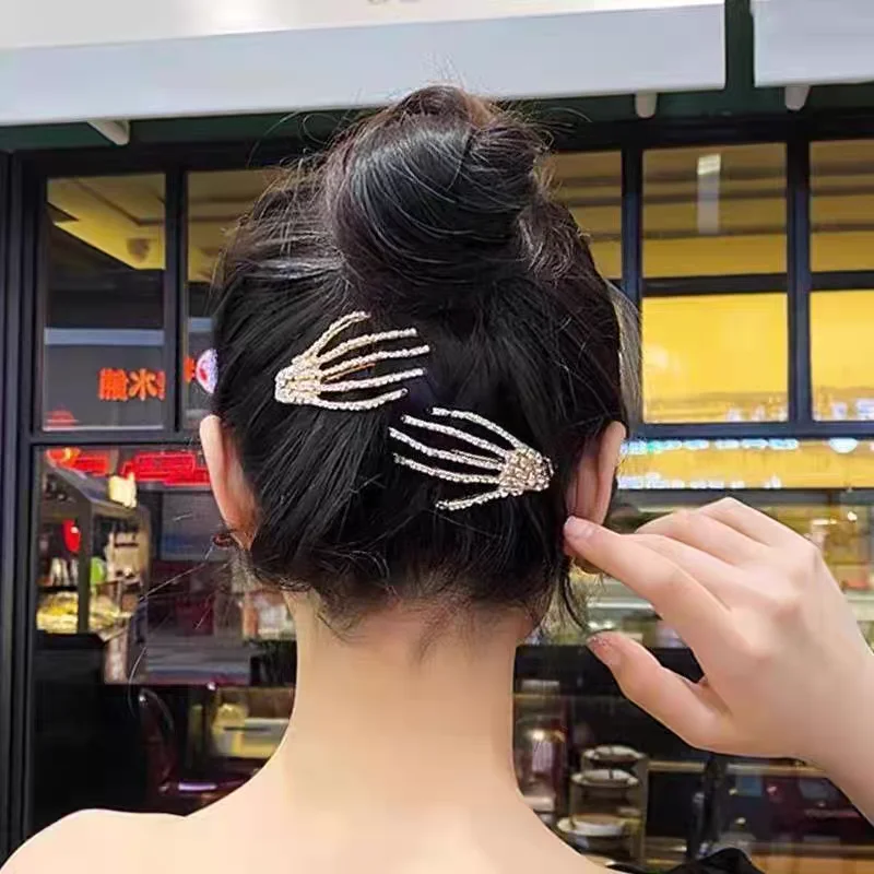 2PC Fashion Alloy Crystal Skeleton Hand Hairpin Hair Side Clips for Women Girls Nightclub Hair Accessories Tool