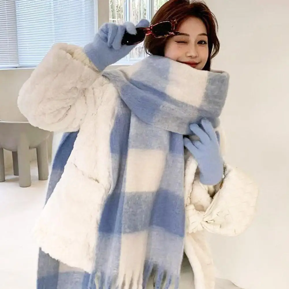 Stylish Simple Korean Inspired Blue White Check Pattern Plaid Scarf Soft Winter Warm Shawl Cold Weather Lady Tassel Shawl Wraps