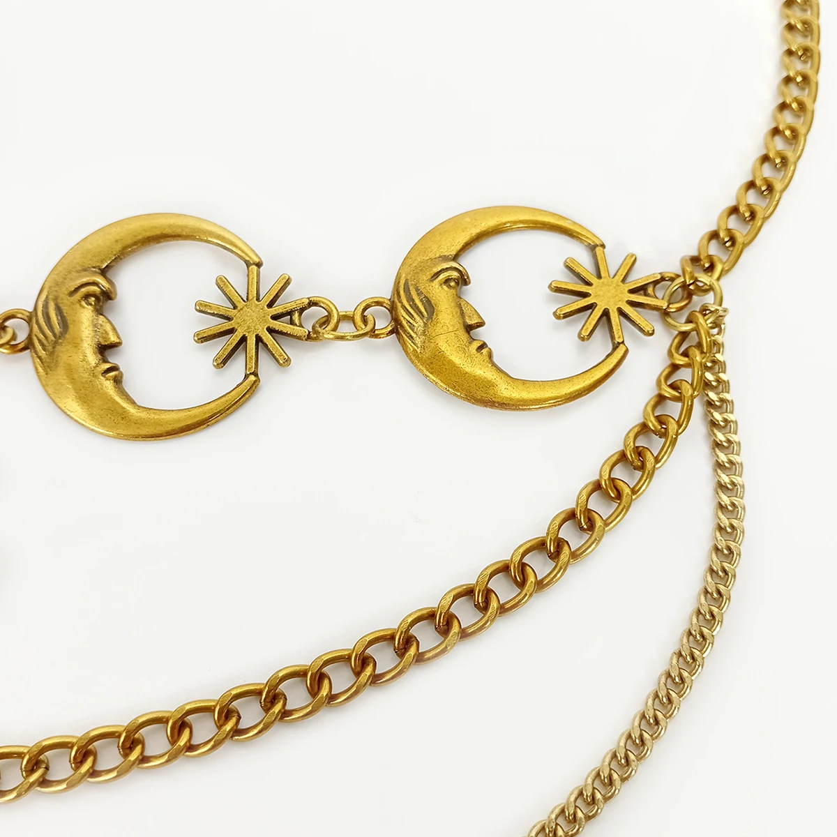 Fashion Vintage Gold Chain Belt Female Goth Moon Metal Designer Belts For Women High Quality Female Waist Tassle Goth Dress Cors
