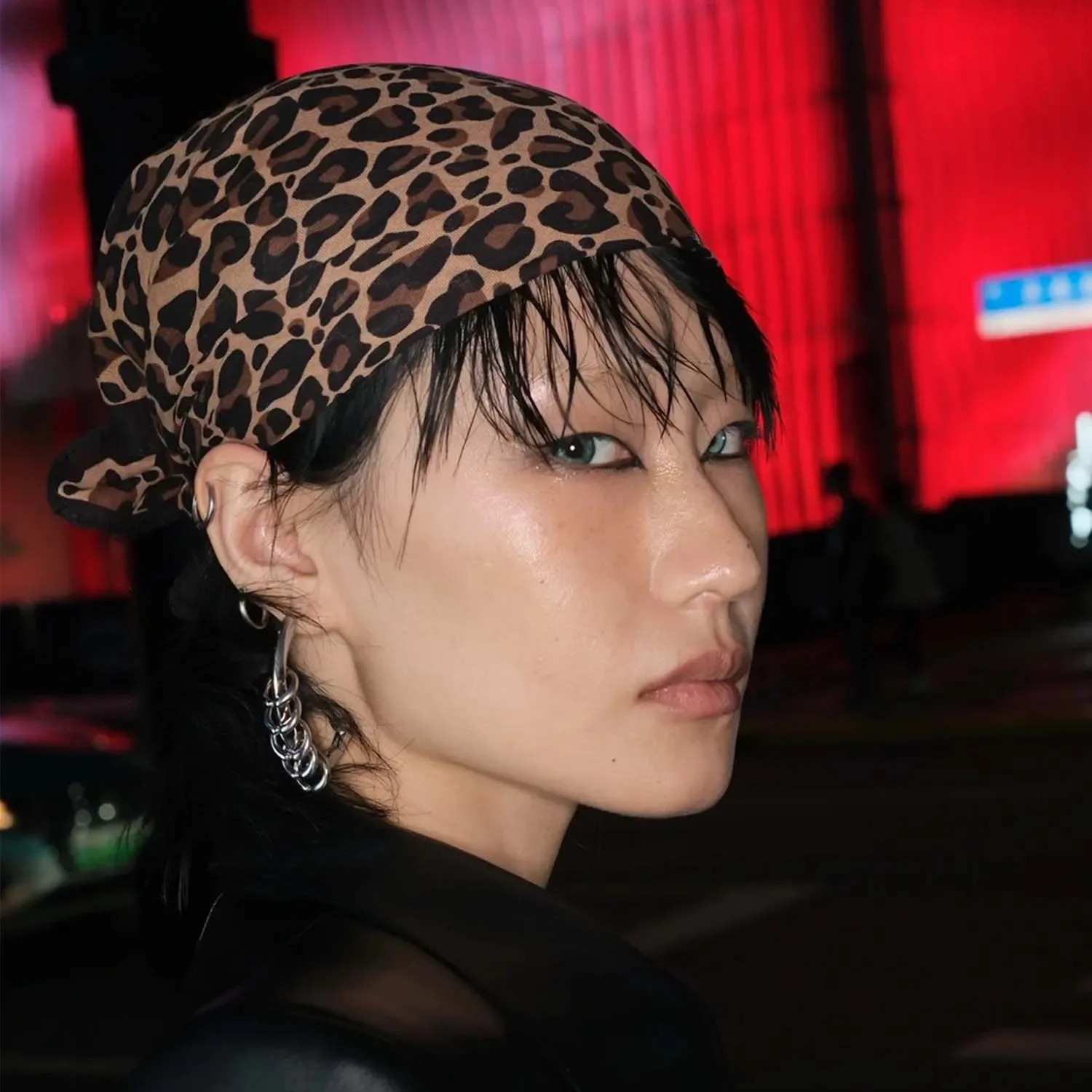 Women Leopard Print Headscarfs Lady Retro Y2K HipHop Square Headband Spicy Girl Style Street Dance Headscarf Fashion Accessories
