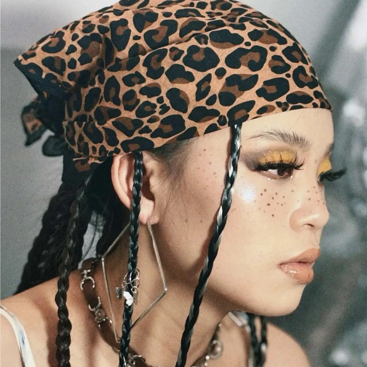 Women Leopard Print Headscarfs Lady Retro Y2K HipHop Square Headband Spicy Girl Style Street Dance Headscarf Fashion Accessories