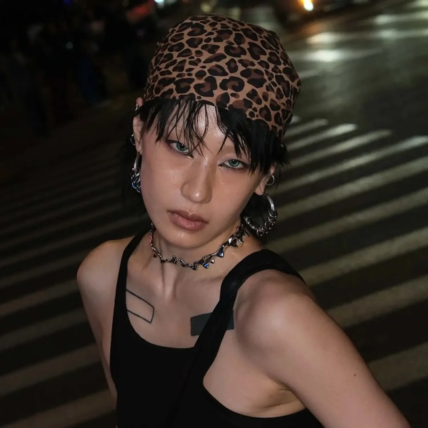 Women Leopard Print Headscarfs Lady Retro Y2K HipHop Square Headband Spicy Girl Style Street Dance Headscarf Fashion Accessories