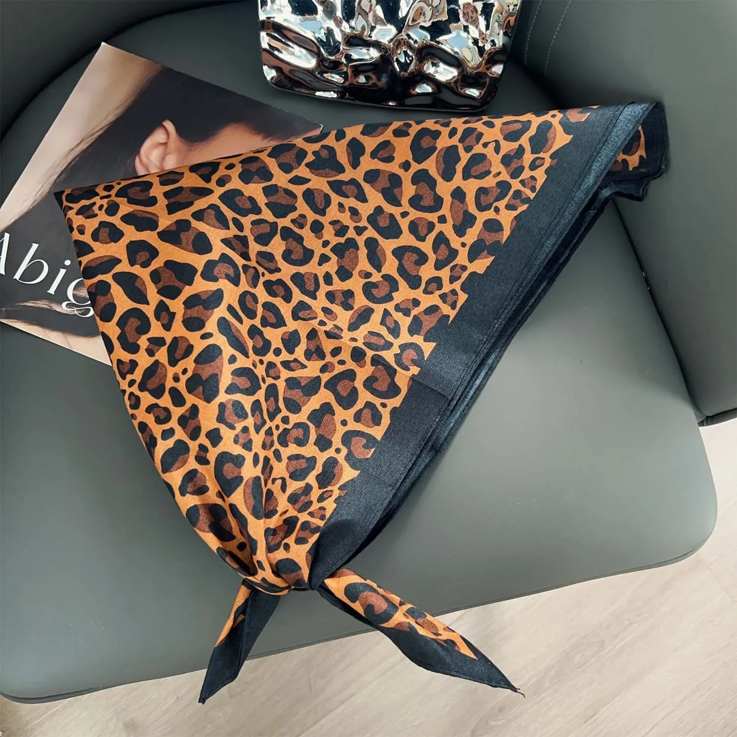 Women Leopard Print Headscarfs Lady Retro Y2K HipHop Square Headband Spicy Girl Style Street Dance Headscarf Fashion Accessories