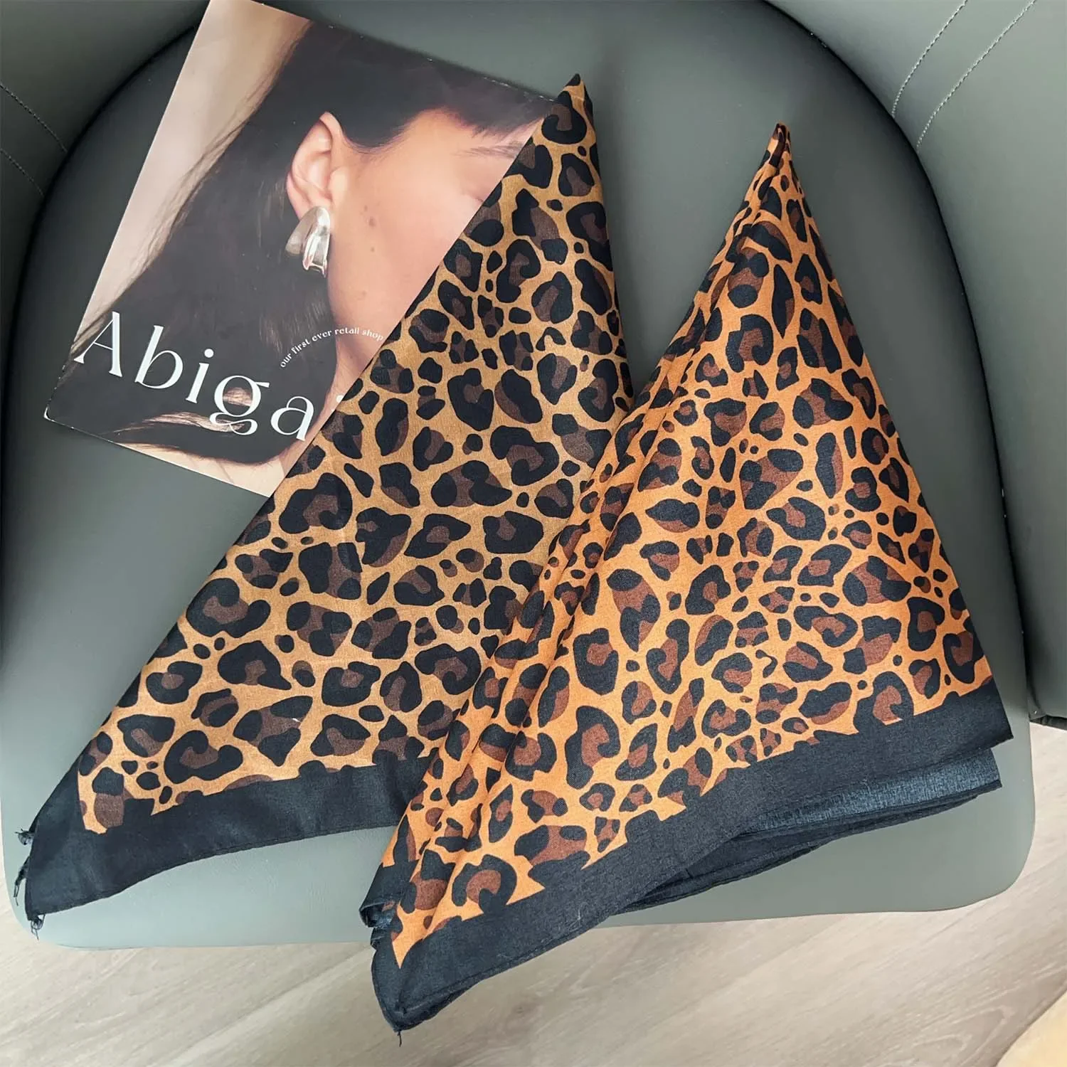Women Leopard Print Headscarfs Lady Retro Y2K HipHop Square Headband Spicy Girl Style Street Dance Headscarf Fashion Accessories