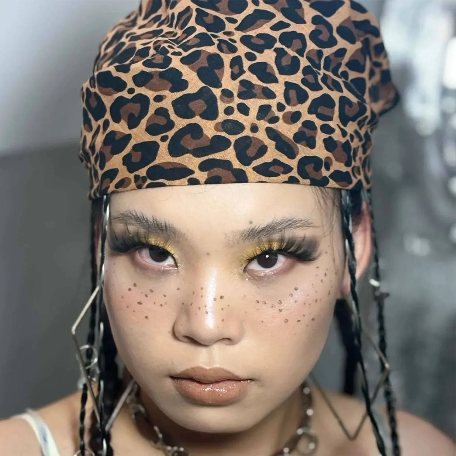 Women Leopard Print Headscarfs Lady Retro Y2K HipHop Square Headband Spicy Girl Style Street Dance Headscarf Fashion Accessories