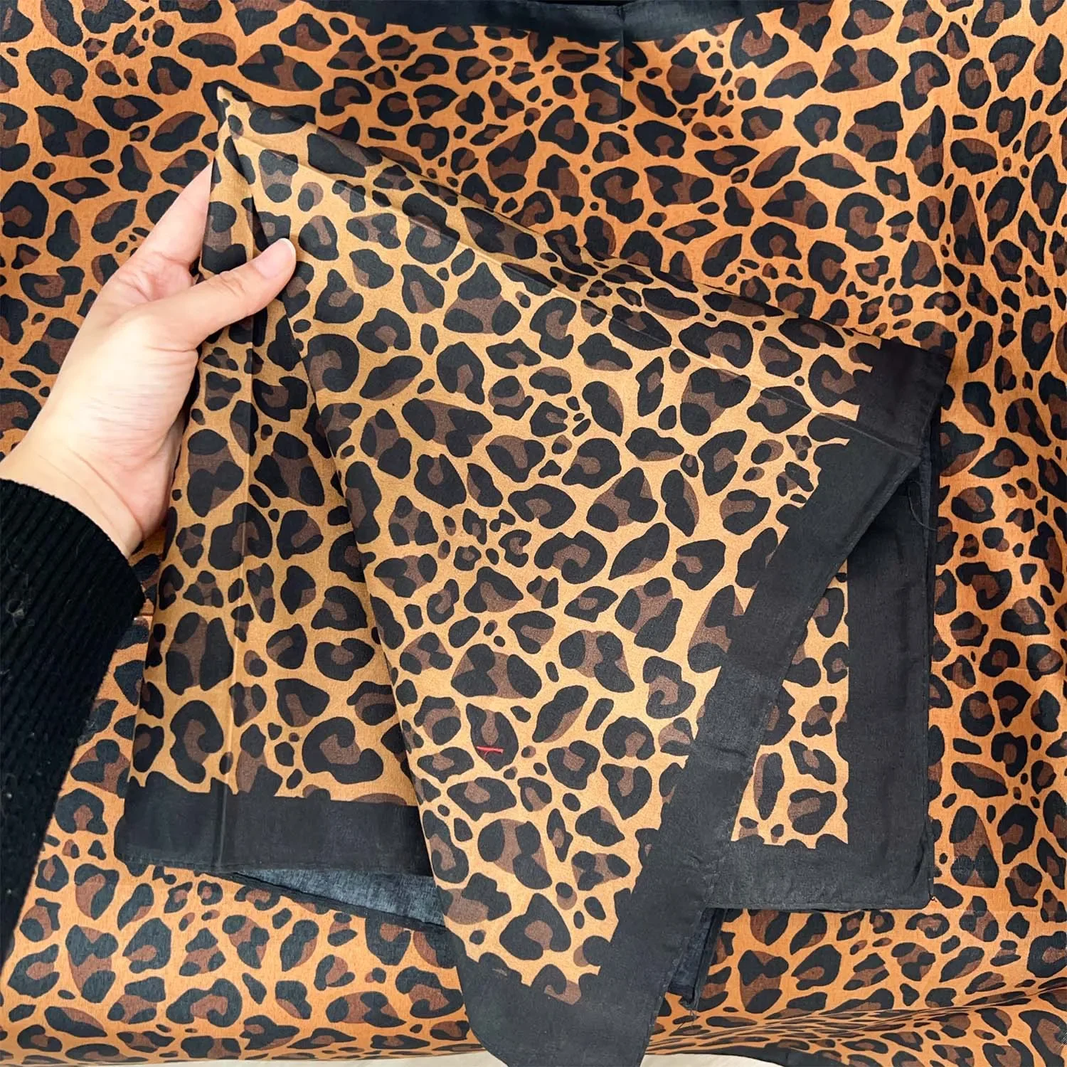 Women Leopard Print Headscarfs Lady Retro Y2K HipHop Square Headband Spicy Girl Style Street Dance Headscarf Fashion Accessories