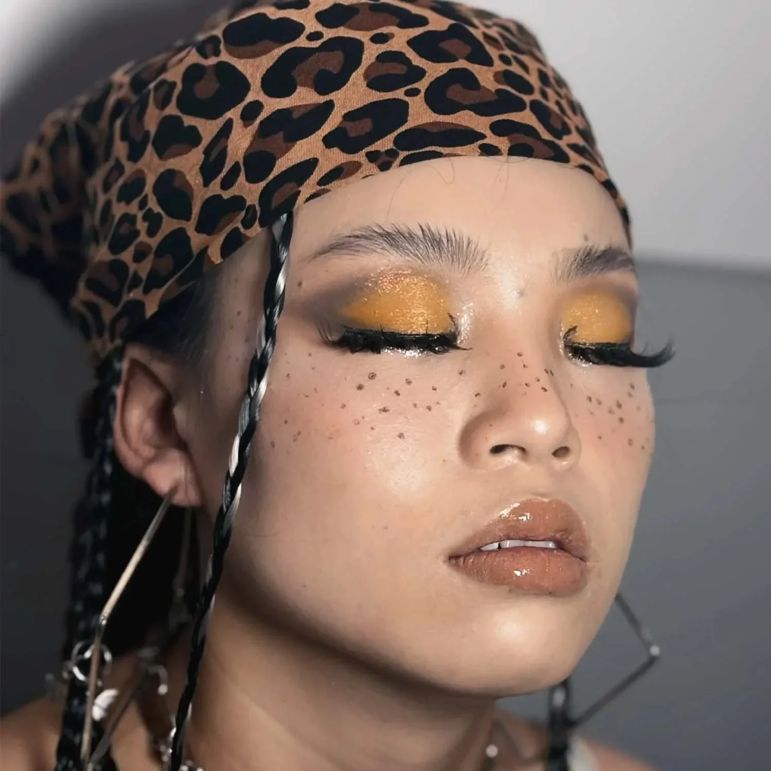 Women Leopard Print Headscarfs Lady Retro Y2K HipHop Square Headband Spicy Girl Style Street Dance Headscarf Fashion Accessories