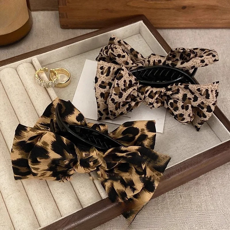 1pc Leopard Bow Hairpin - Retro, Fashionable Fabric. Fixed Hair Shark Clip Ideal for All Hairstyles, Dating & Daily Wear