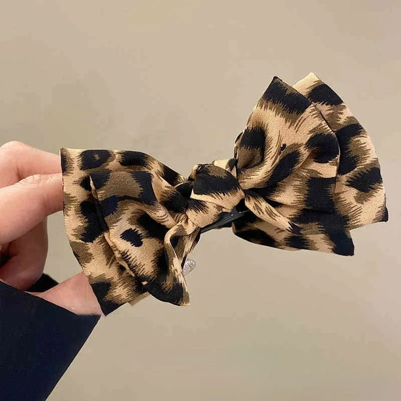 1pc Leopard Bow Hairpin - Retro, Fashionable Fabric. Fixed Hair Shark Clip Ideal for All Hairstyles, Dating & Daily Wear