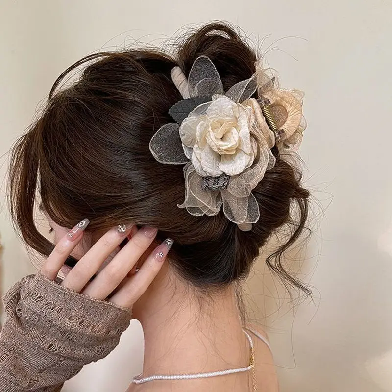 1pc Super fairy mesh, dried rose petals, high-end hair clip, shark clip, new hair clip and accessory
