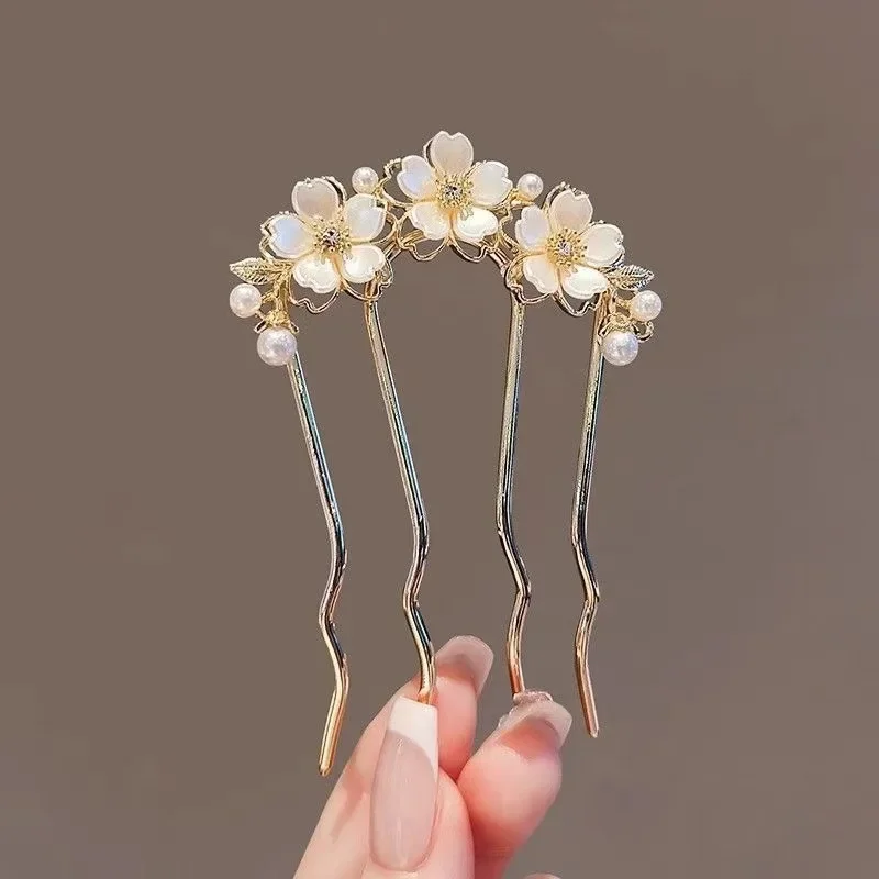 Pearl Flower Wavy Hair Combs for Women Elegant Forest Style U-shaped Hairpin High-end Metal Bun Head Hair Clasp