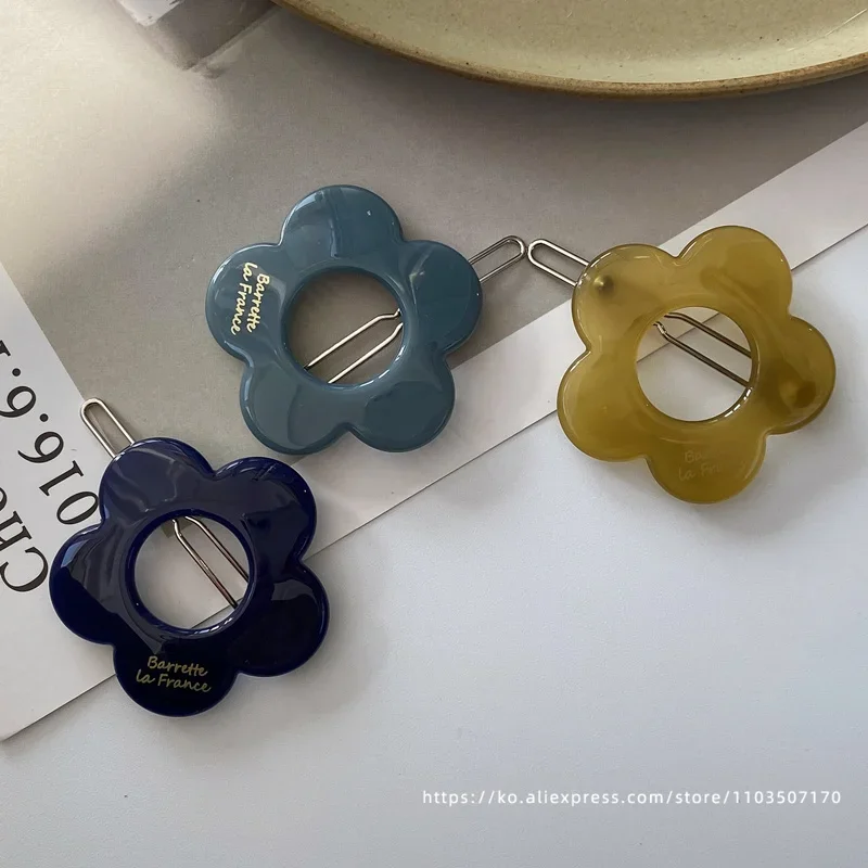Cute little flower~Korean France's small bangs clip French minimalist edge clip with broken hair clip looks great