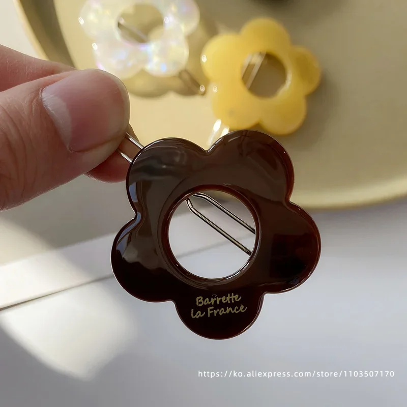 Cute little flower~Korean France's small bangs clip French minimalist edge clip with broken hair clip looks great