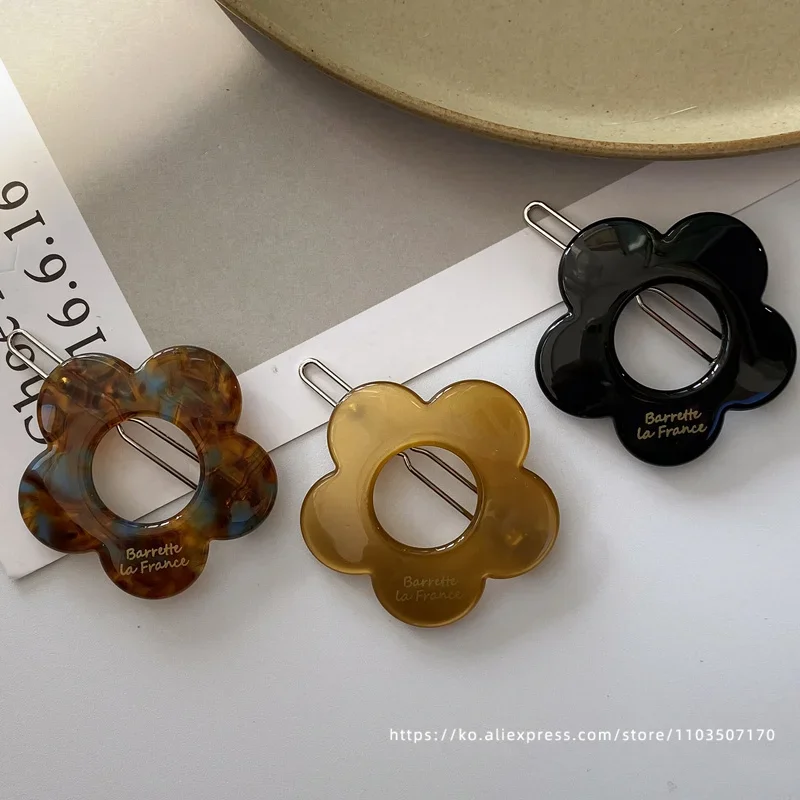 Cute little flower~Korean France's small bangs clip French minimalist edge clip with broken hair clip looks great
