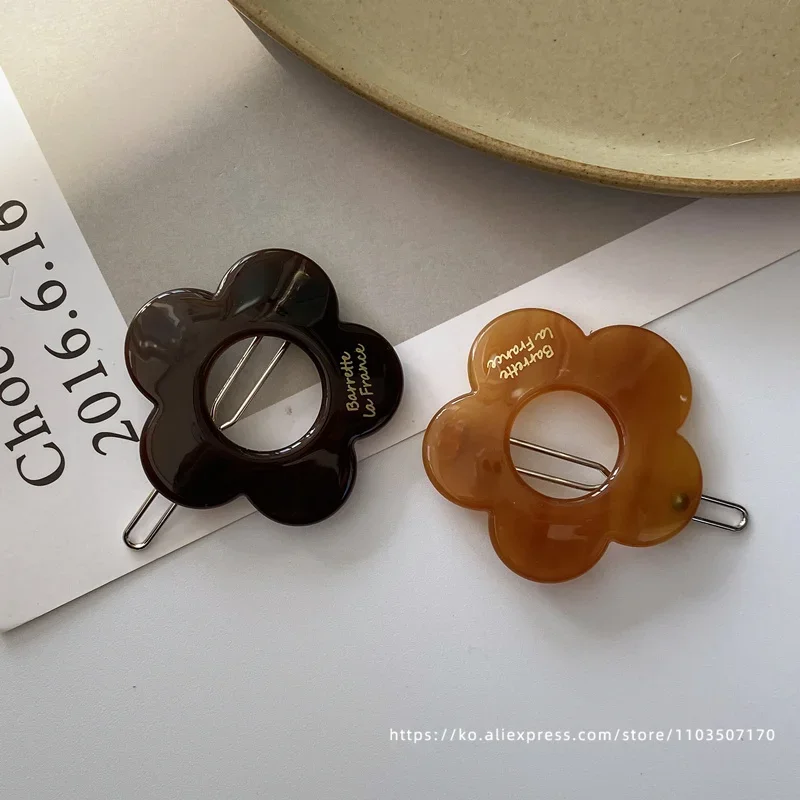 Cute little flower~Korean France's small bangs clip French minimalist edge clip with broken hair clip looks great