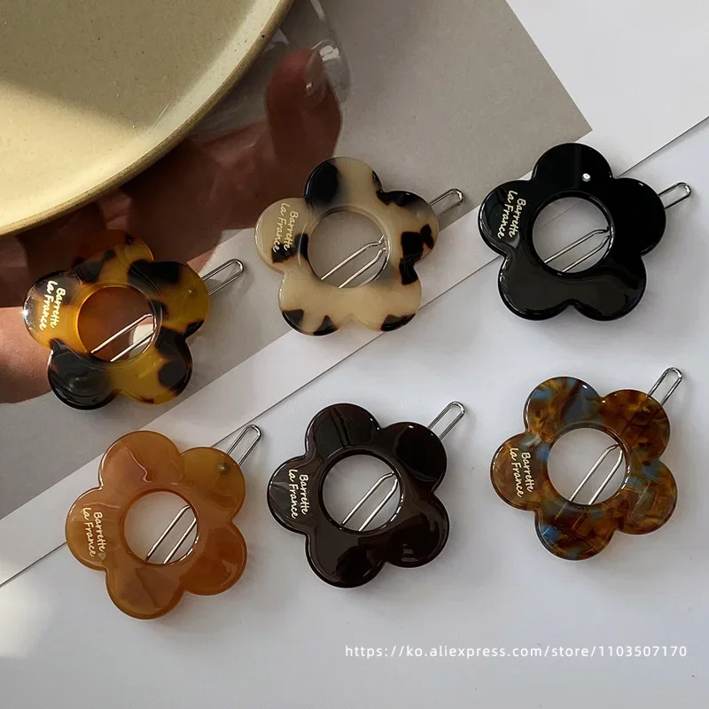 Cute little flower~Korean France's small bangs clip French minimalist edge clip with broken hair clip looks great
