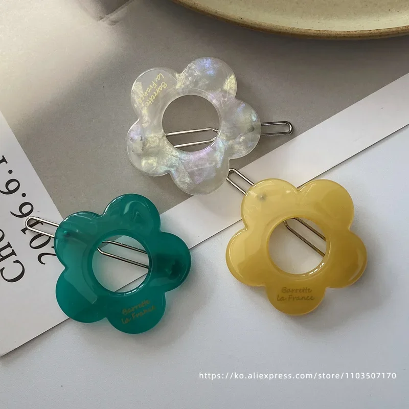 Cute little flower~Korean France's small bangs clip French minimalist edge clip with broken hair clip looks great