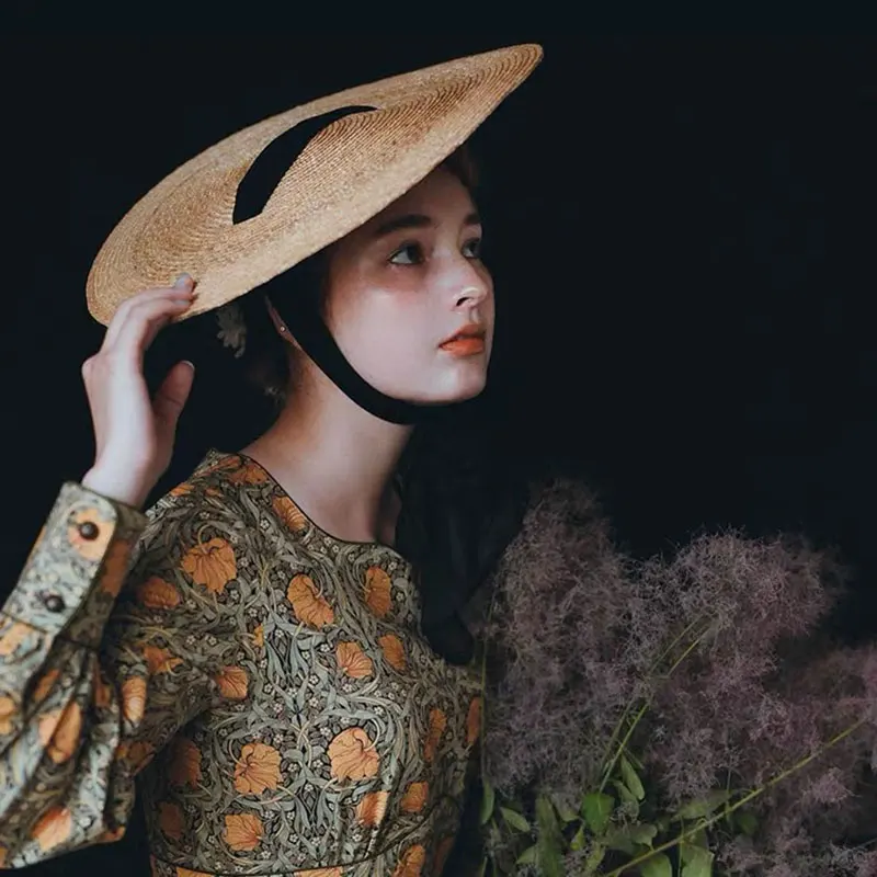 New One Piece French Elegant Strap Natural Straw Fadora Hat For Woman Summer Vintage Photo Runway Vacation Hat With Black Ribbon