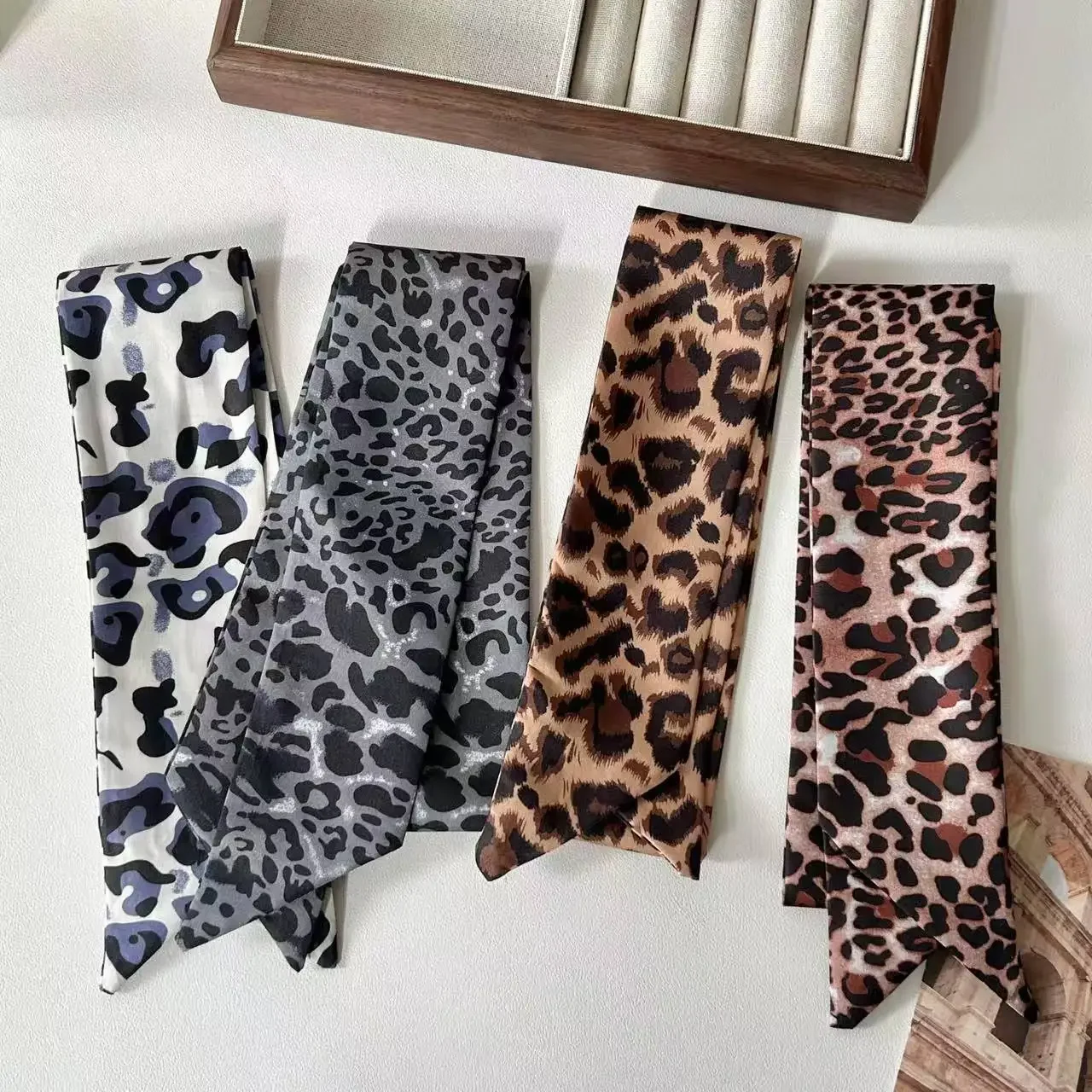 4pcs/set Scarf Women Fashion Leopard Print Hair Bands Imitation Silk Satin Bag Handle Ribbon Tie Neckerchief Foulard