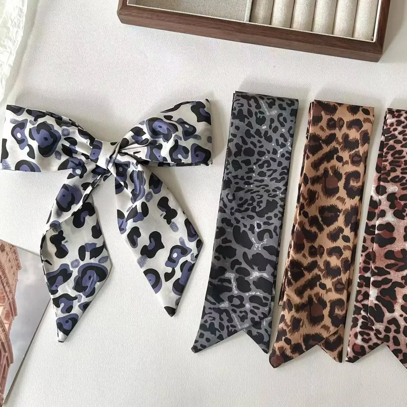 4pcs/set Scarf Women Fashion Leopard Print Hair Bands Imitation Silk Satin Bag Handle Ribbon Tie Neckerchief Foulard
