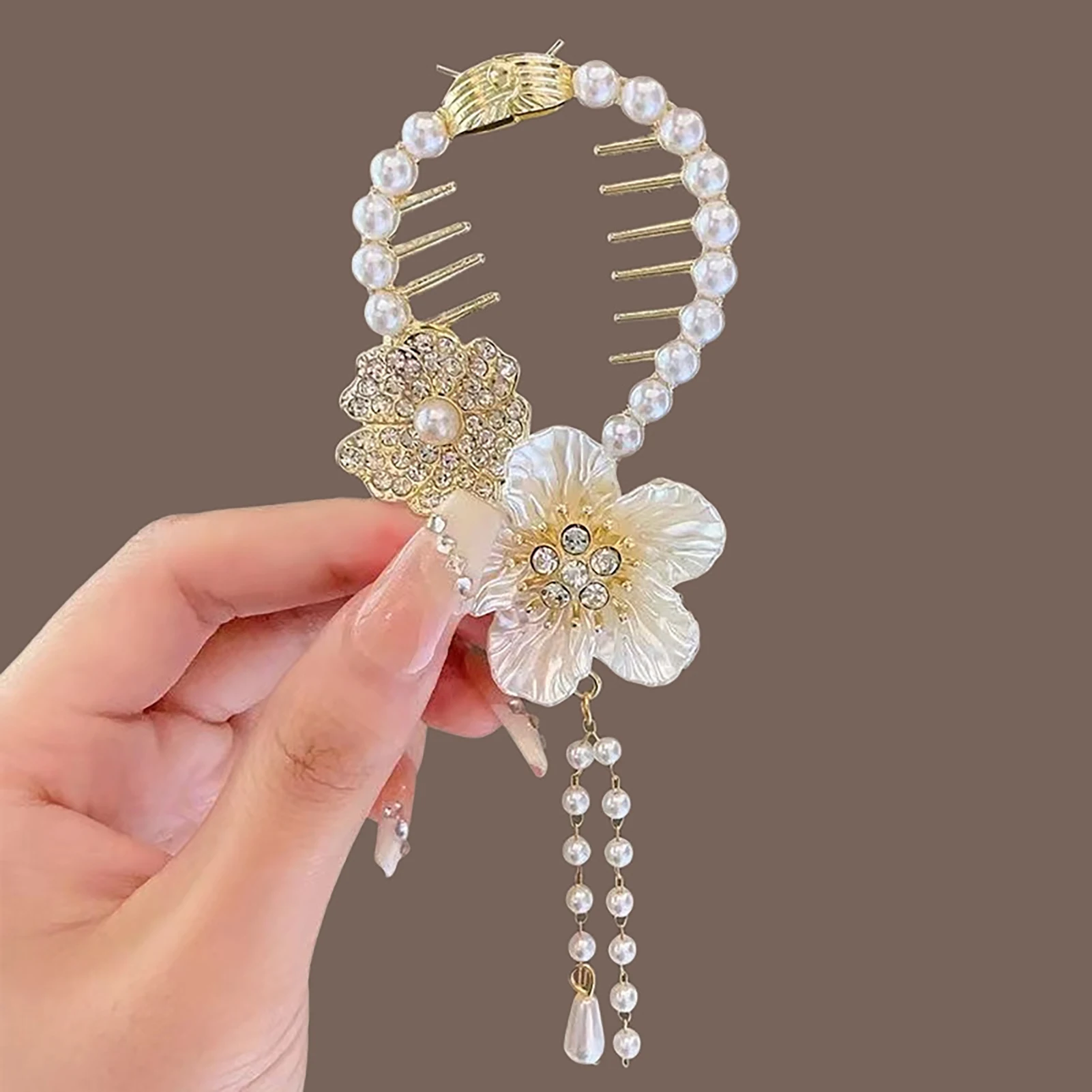 Women's Tassel Diamond Hair Clip Exquisite Glitter Maruko Headband Hair Claw Clip Elegant hair accessory For Girlfriend Wife
