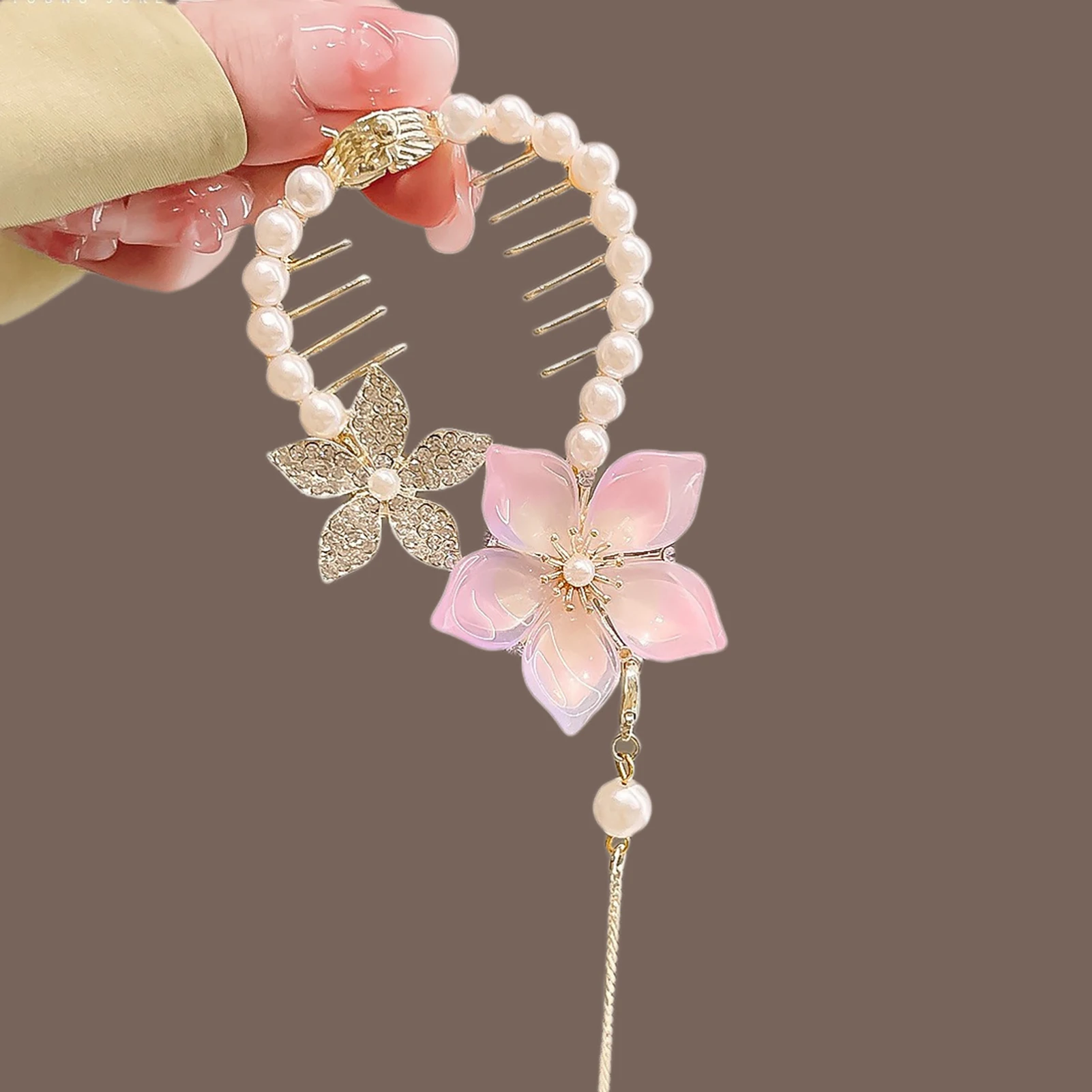 Women's Tassel Diamond Hair Clip Exquisite Glitter Maruko Headband Hair Claw Clip Elegant hair accessory For Girlfriend Wife