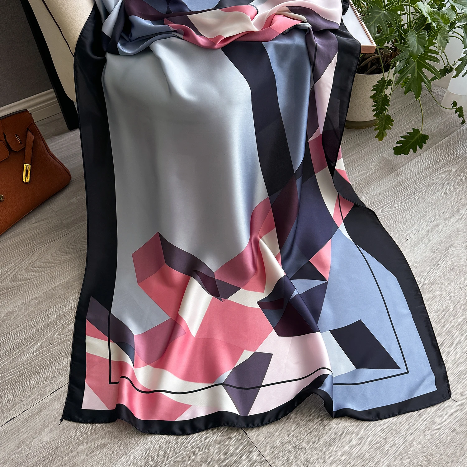 Luxury Brand Scarf Spring Summer Women Beach Sunscreen Fashion Party Shawl China Quality Silk Lady Popular Print Scarves Hijab