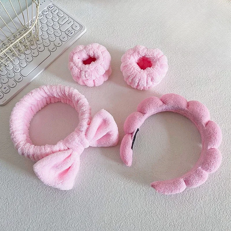 4pcs Fashionable Shampoo Set, Wrist Guards, Bun, Spa Foam Headwear, Facial Makeup, Shower, Skin Care Tools