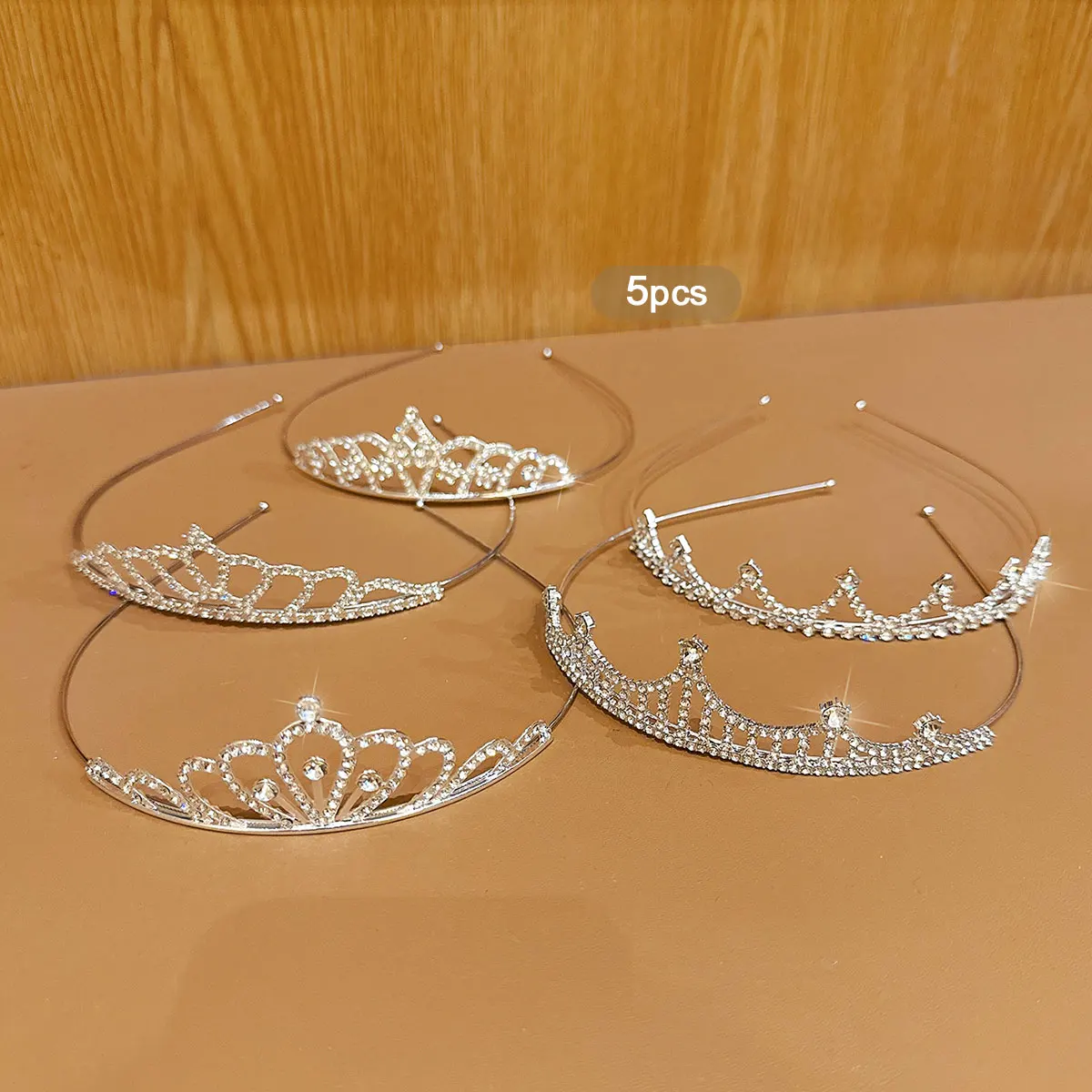 5 fashionable crown headbands with sweet and stylish hair clips suitable for daily use as hair accessories