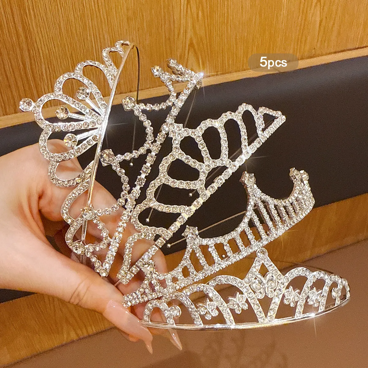 5 fashionable crown headbands with sweet and stylish hair clips suitable for daily use as hair accessories