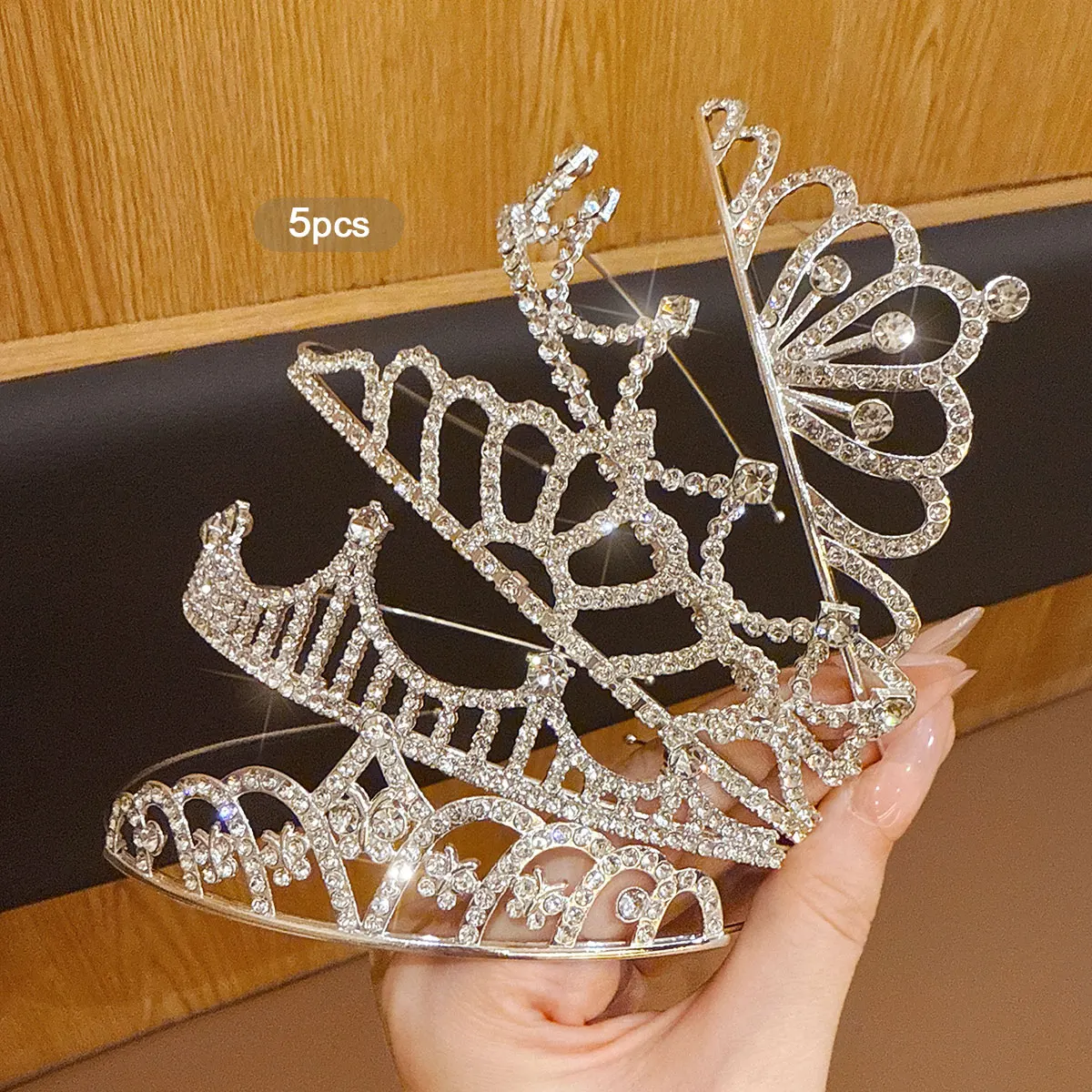 5 fashionable crown headbands with sweet and stylish hair clips suitable for daily use as hair accessories