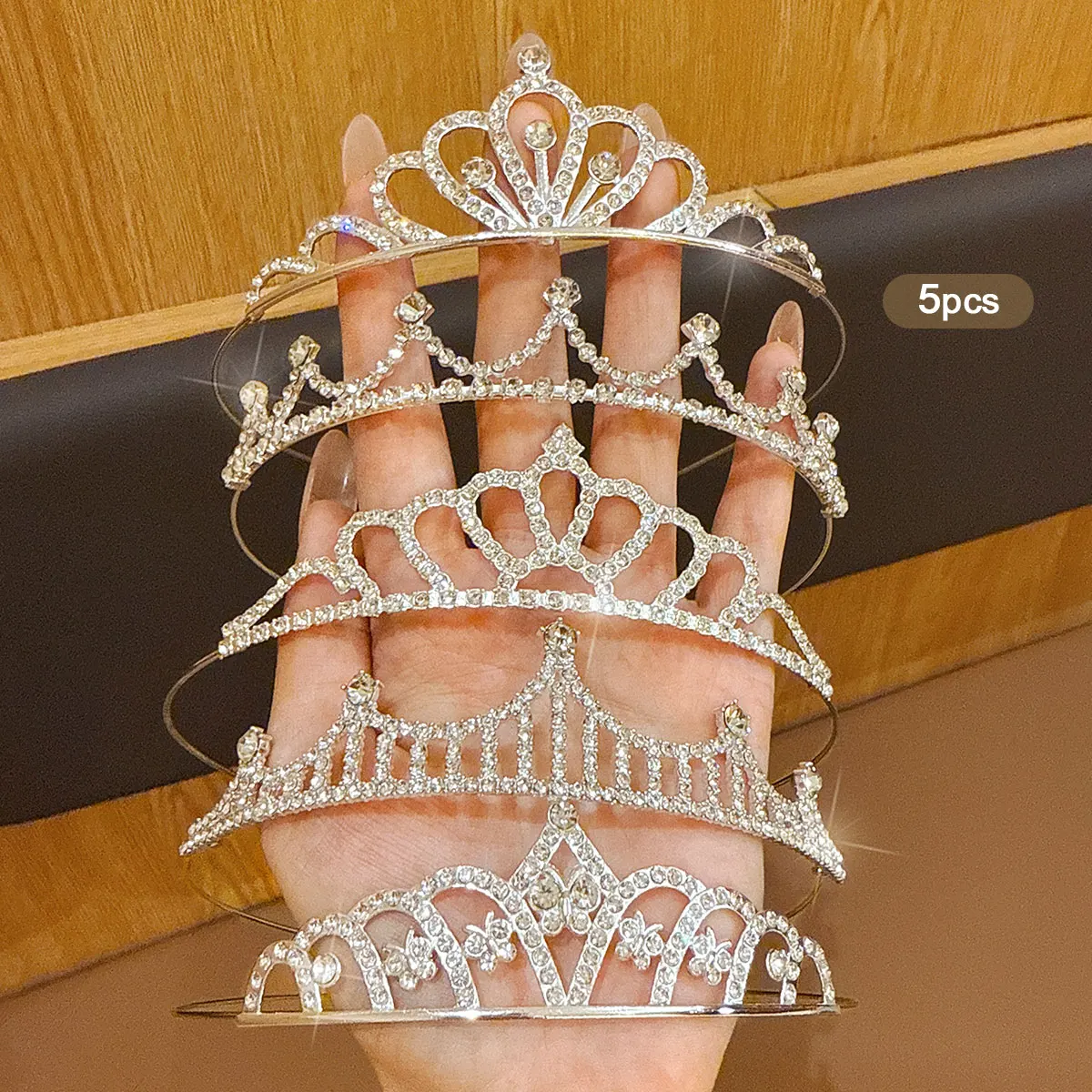 5 fashionable crown headbands with sweet and stylish hair clips suitable for daily use as hair accessories