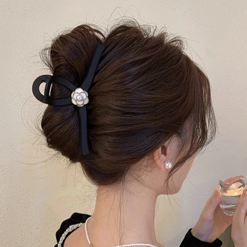 1pc black matte camellia grab clip large elegant French hair clip, the back of the head coil hair premium shark clip hair grip