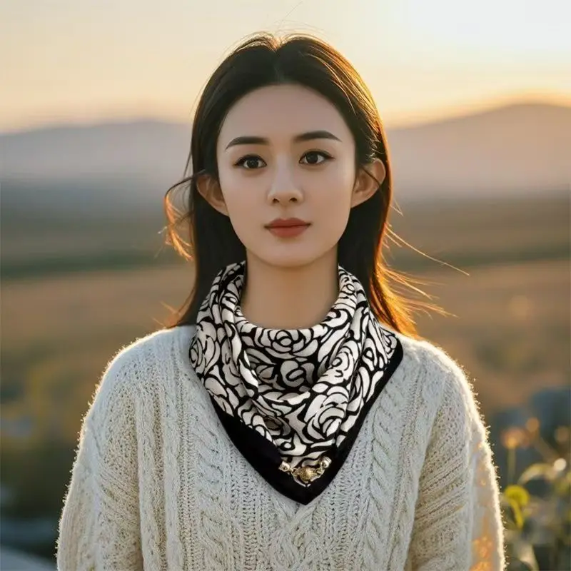 Luxury Design Magnetic Triangle Neck Protection Scarf For Women Cotton And Linen Scarf High-end Neck Scarf Spring Autumn Bandana
