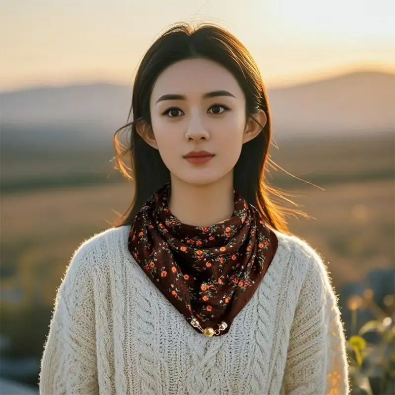 Luxury Design Magnetic Triangle Neck Protection Scarf For Women Cotton And Linen Scarf High-end Neck Scarf Spring Autumn Bandana