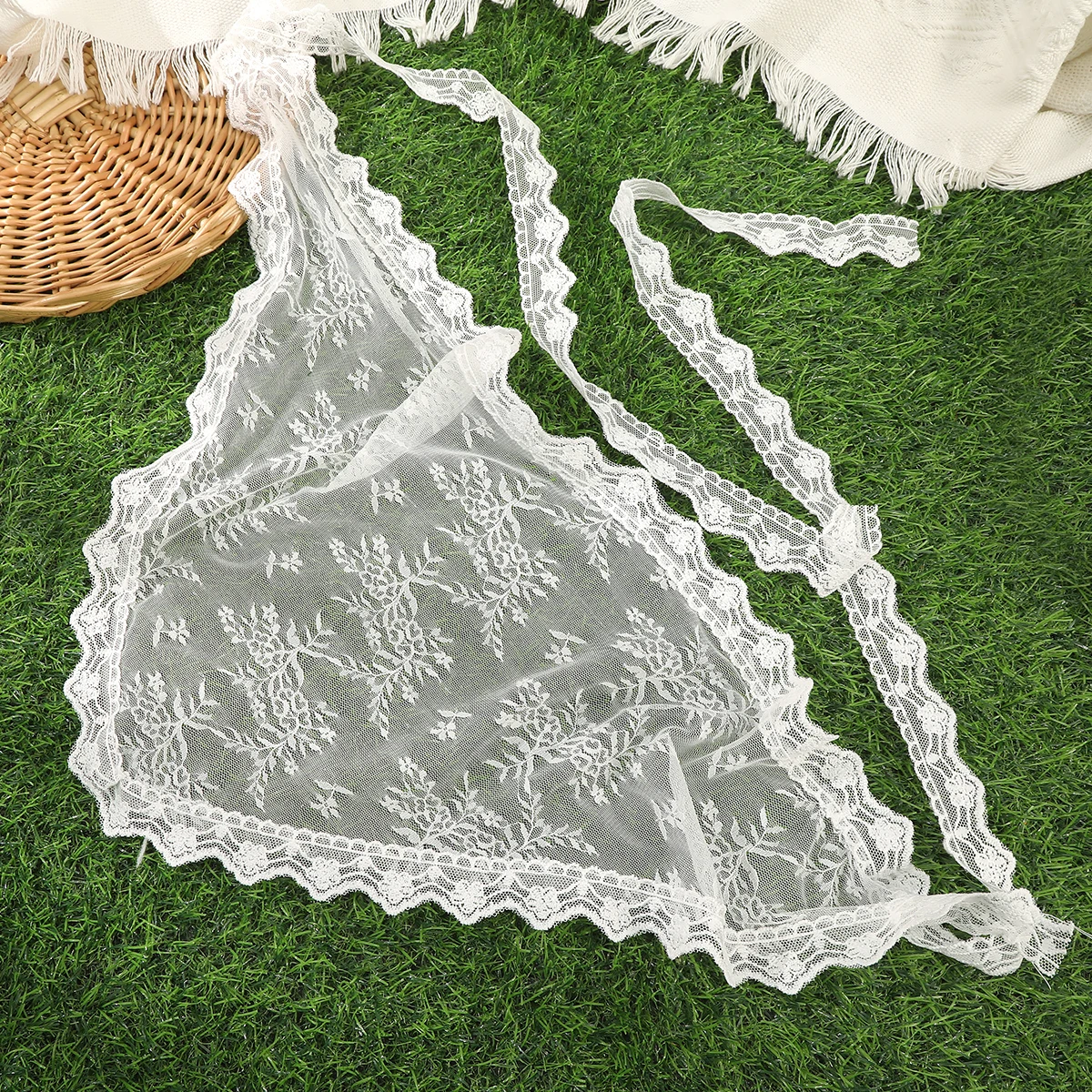 AWAYTR Summer White Woven Floral Lace Hair Scarf Wraps Women Retro Triangle Headscarf Hat Travel Photo Headband Hair Accessories