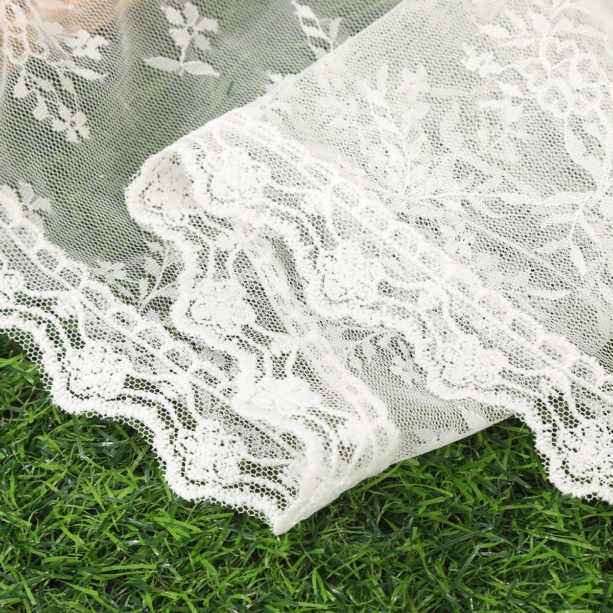 AWAYTR Summer White Woven Floral Lace Hair Scarf Wraps Women Retro Triangle Headscarf Hat Travel Photo Headband Hair Accessories
