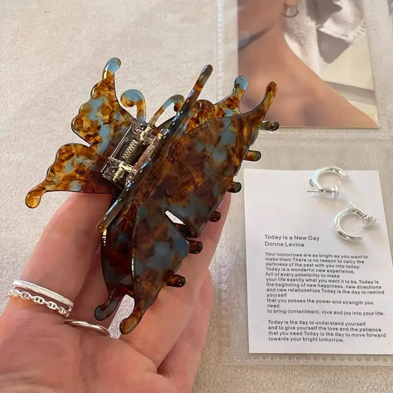 Exquisite Acetate Hair Claws Elegant Butterfly Shark Hair Clips Barrettes For Women Korean Design Hair Accessories Headwear Gift