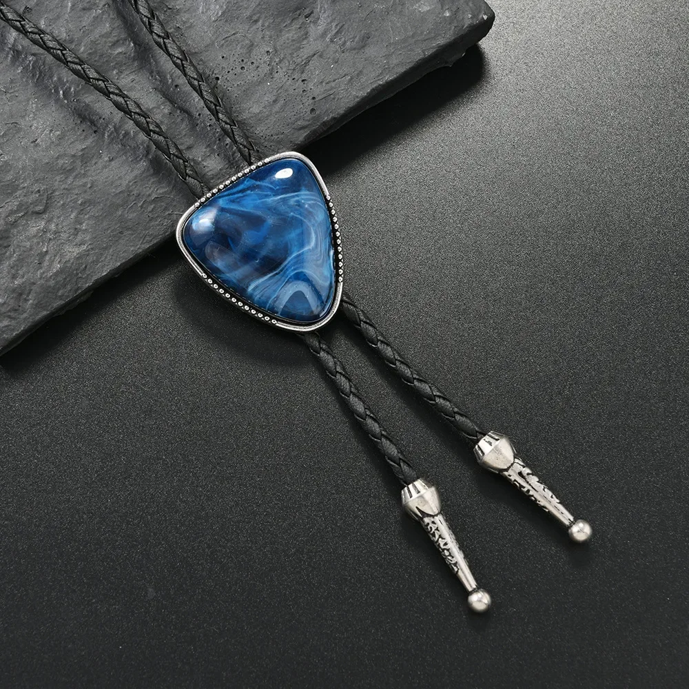 Fashion Leather Bolo Tie for Men Western Cowboy Style Triangle Necktie Collar Sweater Chain Fashion Jewelry Accessories Gifts